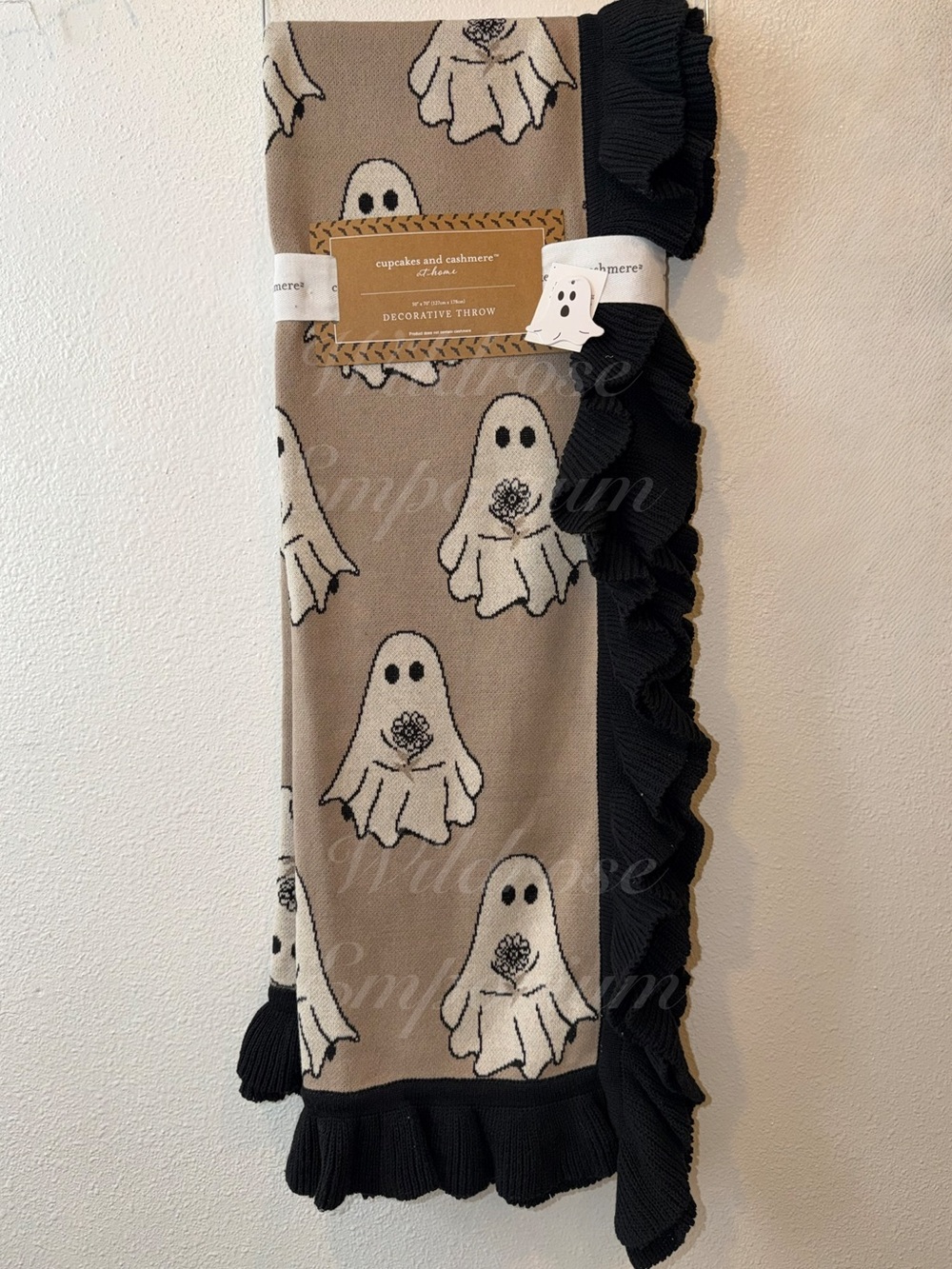Cupcakes and Cashmere ghost holding bouquet flowers ruffled hem knit throw viral - Picture 2 of 9